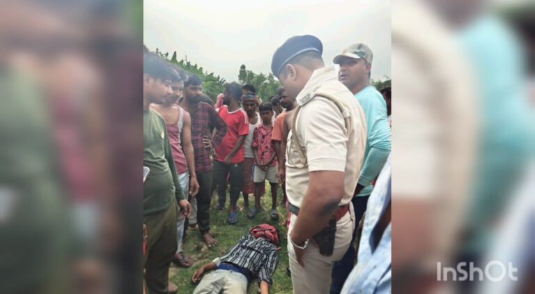 ট্রাক্টর করে ধান নিয়ে যাওয়ার সময় নিয়ন্ত্রণ হারিয়ে ট্রাক্টর উল্টে তিনজন চাপা পরে, মৃত এক।