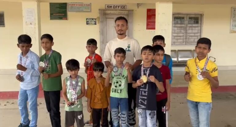 সোনা,রুপো ও ব্রোঞ্জ পদক পেয়ে দক্ষিণ দিনাজপুর জেলার মুখ উজ্জ্বল করলো জেলার ১৬জন প্রতিযোগী।