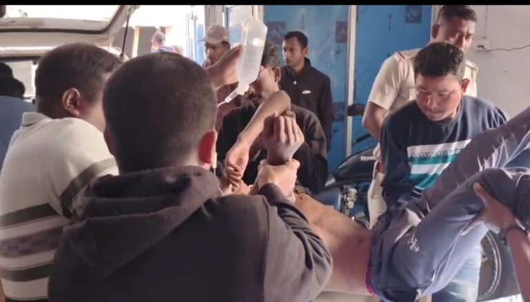 মাধ্যমিক পরীক্ষার মাঝেই গাজোল শহরে কিশোরের উপর প্রাণঘাতী হামলা, অভিযুক্ত আটক।