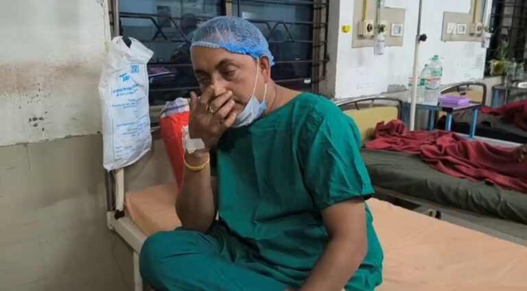 দলের কোন্দলে মারধর! বালুরঘাটে হাসপাতালে তৃণমূলের ওয়ার্ড সভাপতি।