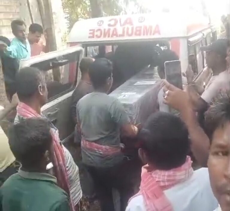 একমাত্র উপার্জনকারীকে হারিয়ে দিশেহারা পরিবার, নিমবাড়িতে কান্নার রোল।