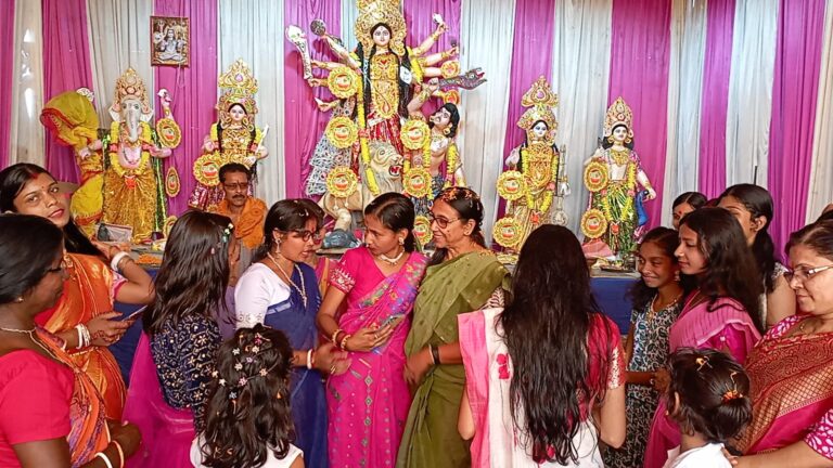 ধাদিকায় বাসন্তী পুজোর মণ্ডপ উদ্বোধন তৃণমূল প্রার্থীর।