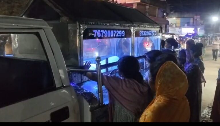 মৃতদেহ রেখে থানার সামনে বিক্ষোভ, অবরোধে স্তব্ধ জাতীয় সড়ক।