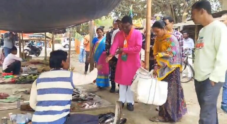 তপনে পুনরায় জয়ের আশায় বিজেপি প্রার্থী, দলীয় কর্মীদের নিয়ে জনসংযোগে জোর।