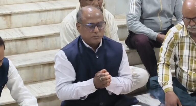 পুজো দিয়ে প্রচার শুরু কংগ্রেস প্রার্থী অক্ষয়ের।