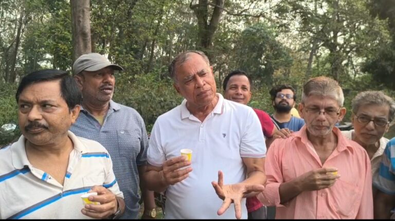 মাঠে শরীরচর্চা, সেখান থেকেই প্রচার স্বপন দাসের।