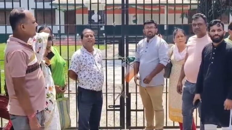 আলিপুরদুয়ারে কংগ্রেসে ভাঙন, প্রার্থী ঘোষণায় ক্ষোভ কর্মীদের।