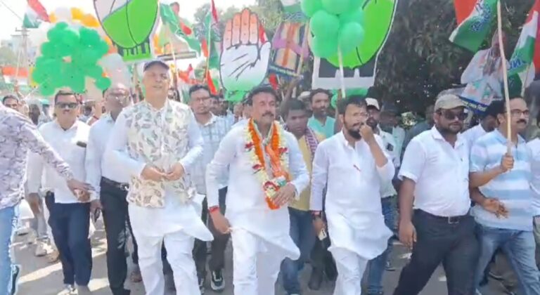 ইসা খানের উপস্থিতিতে জমজমাট মিছিল, আত্মবিশ্বাসী প্রার্থী।