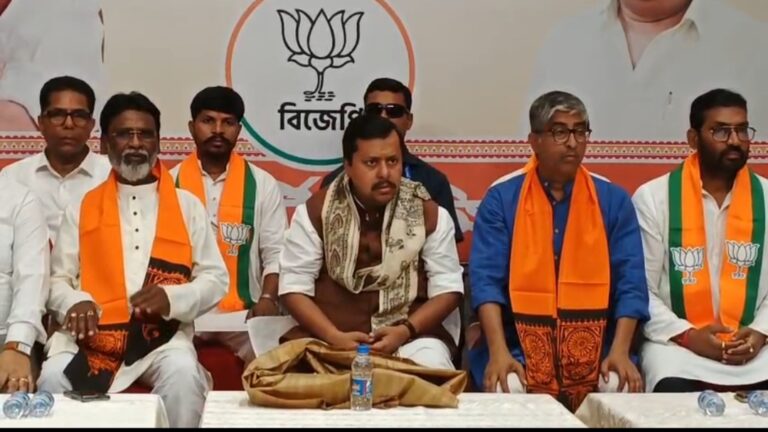 সাহাপুরে ক্রীড়া কর্মসূচিতে যোগ দিয়ে ভোটের বার্তা নীতিন নবীনের।