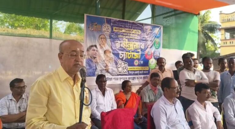কাটোয়ায় তৃণমূল প্রার্থীর প্রচারে ভিড়, কুয়ারা গ্রামে কর্মীসভা।