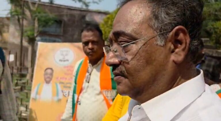 হরিশ্চন্দ্রপুরে বিক্ষোভের মুখে শমীক ভট্টাচার্য।