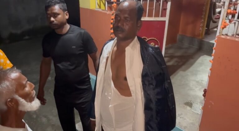 বাড়ির সামনে মারধরের অভিযোগ, হাসপাতালে বিজেপির মিঠুন ওরাঁও।