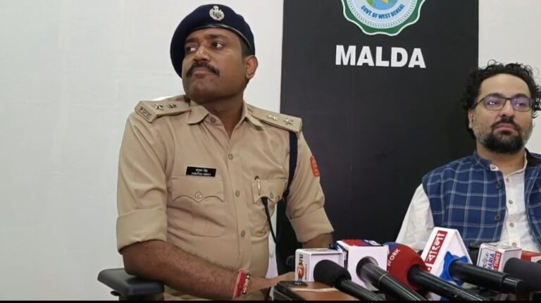 মালদায় স্ট্রং রুমে কড়া নিরাপত্তা, থাকছে অতিরিক্ত ২ কোম্পানি কেন্দ্রীয় বাহিনী।