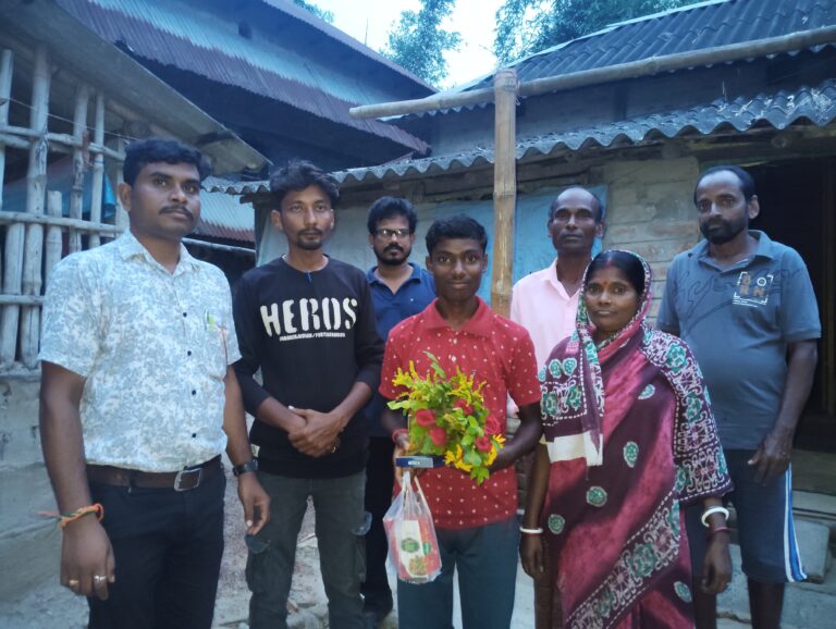 কেশপুরে কৃতি মাধ্যমিক পরীক্ষার্থীদের বাড়ি গিয়ে সংবর্ধনা বিজেপির।