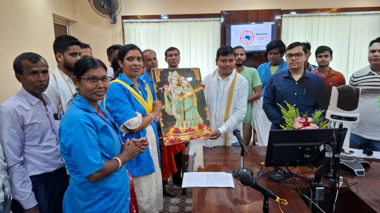 শালবনী বিধানসভায় উন্নয়নের রূপরেখা নিয়ে প্রশাসনের সঙ্গে বৈঠক বিধায়কের।