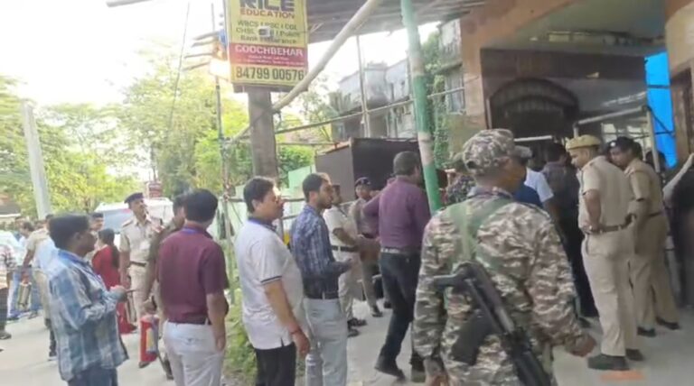 আলিপুরদুয়ার বিশ্ববিদ্যালয়ে গণনা শুরু, প্রবেশ কর্মী ও এজেন্টদের।