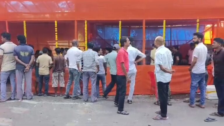 ডিআরএম চৌপথিতে প্রায় দেড় হাজার মানুষের জন্য ভোজ।