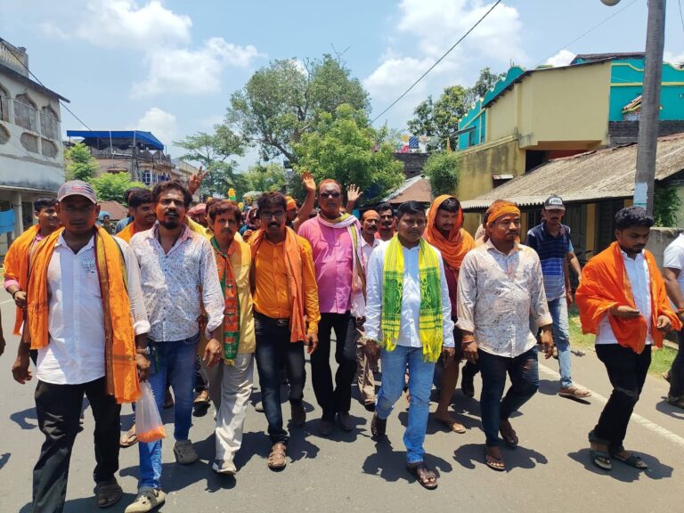 গোয়ালতোড়ে বিজেপির বিশাল বিজয় মিছিল, অংশ নিলেন হাজারো কর্মী-সমর্থক।