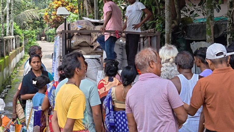 পোকাধরা গম বিতরণের অভিযোগে বিক্ষোভ, ওদলাবাড়িতে রেশন ব্যবস্থাকে ঘিরে ক্ষোভ।