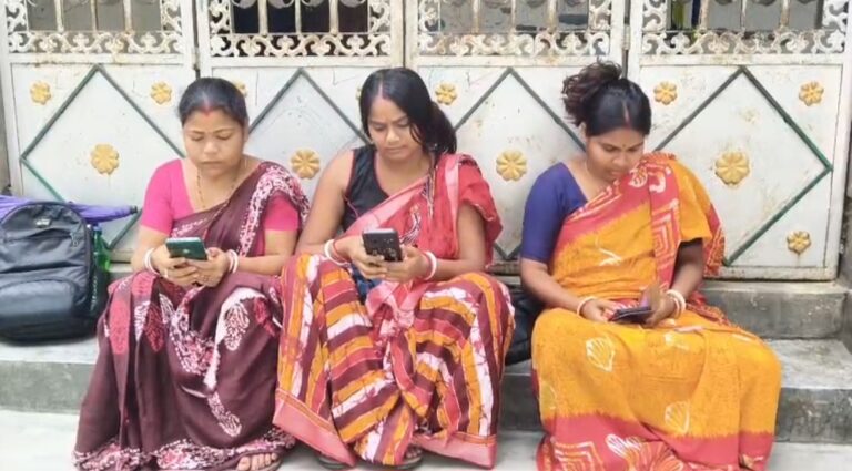 অন্নপূর্ণা যোজনার ভাতা পেয়ে উচ্ছ্বসিত জটেশ্বরের মহিলারা।