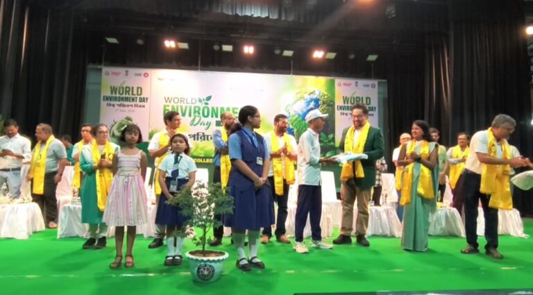 চারা বিতরণ, বৃক্ষরোপণ ও পুরস্কার প্রদান— পরিবেশ দিবসে সরব মালদা।