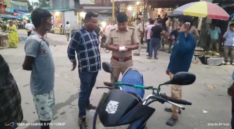 জরিমানার পাশাপাশি পথ নিরাপত্তার বার্তা, বিশেষ অভিযান জটেশ্বরে।