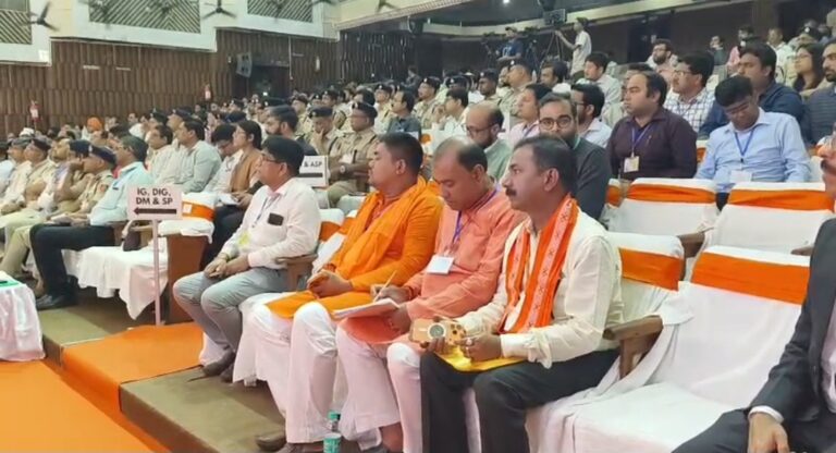 বন্যা, ভাঙন থেকে বিমানবন্দর—মালদহের প্রশাসনিক বৈঠকে একাধিক গুরুত্বপূর্ণ ইস্যু।