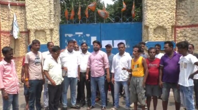 দীর্ঘ ছয় মাস পর খুলল জগদ্দলের অ্যালায়েন্স জুটমিল, খুশির জোয়ার শ্রমিক মহলে।