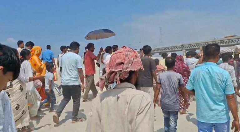 ফারাক্কা ব্যারেজে তলিয়ে যাওয়া বৈষ্ণবনগরের স্কুল ছাত্রের মৃতদেহ উদ্ধার, শোকের ছায়া এলাকাজুড়ে।
