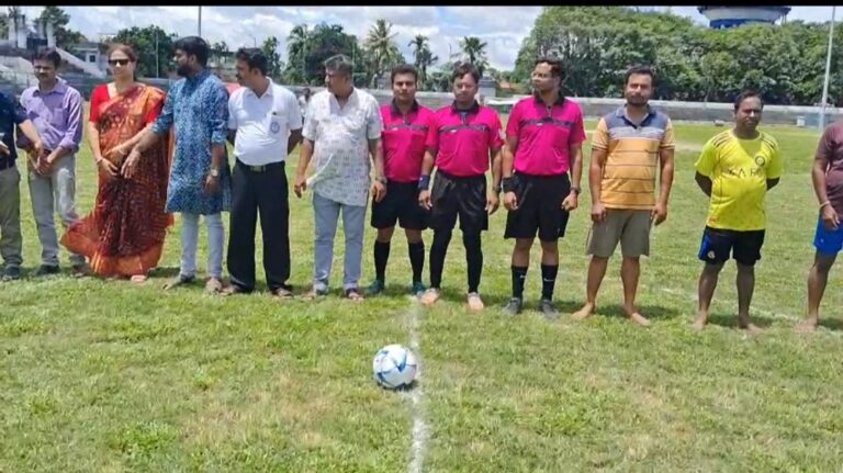ফালাকাটায় ব্যতিক্রমী উদ্যোগ, শিক্ষক ফুটবল প্রতিযোগিতায় উদযাপিত শ্যামাপ্রসাদ মুখোপাধ্যায়ের জন্মজয়ন্তী।