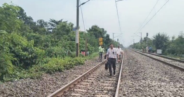 নাবালিকা যৌন নির্যাতন মামলায় তৎপর পুলিশ, রবিউলের বাড়িতে ফরেন্সিকের নমুনা সংগ্রহ।