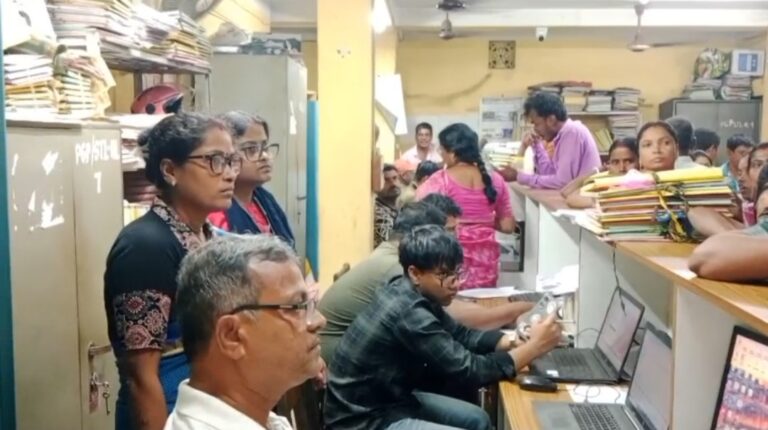 অন্নপূর্ণা ভাণ্ডারের টাকা না পাওয়ার অভিযোগ, দাসপুরের পাঁচবেড়িয়া পঞ্চায়েতে ফের উত্তেজনা।