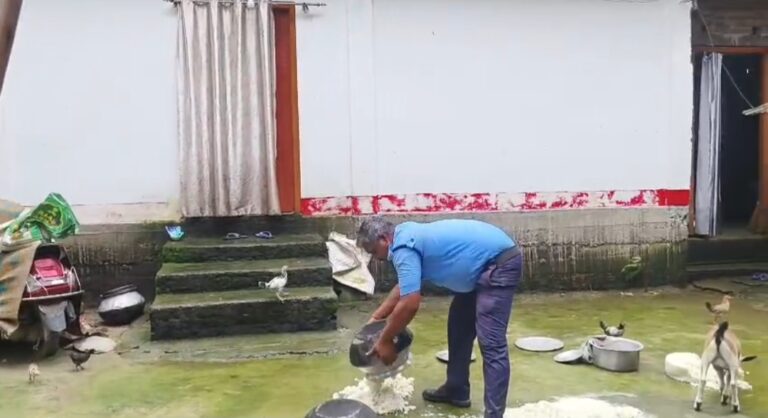 জটেশ্বর ফাঁড়ির অভিযানে গুঁড়িয়ে দেওয়া হল চোলাই মদের আস্তানা।