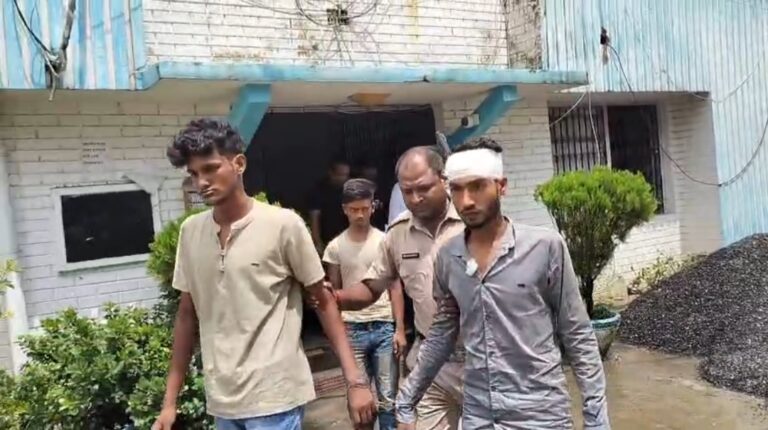 ছাগল চুরির ঘটনা দেখে ফেলায় কিশোরকে খুনের অভিযোগ, কালিয়াচকে গ্রেপ্তার দুই যুবক।