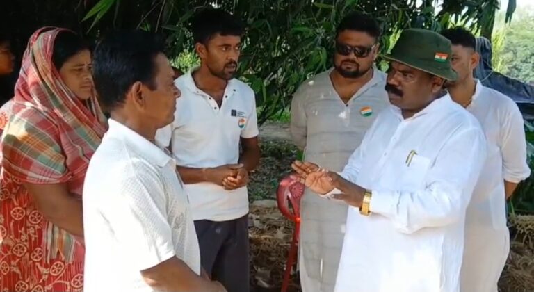 ভারতীয় হয়েও কাঁটাতারের ওপারে বন্দিজীবন, ২১ বছর পর ঘরে ফেরার অপেক্ষায় তালতলার ২৪ পরিবার।