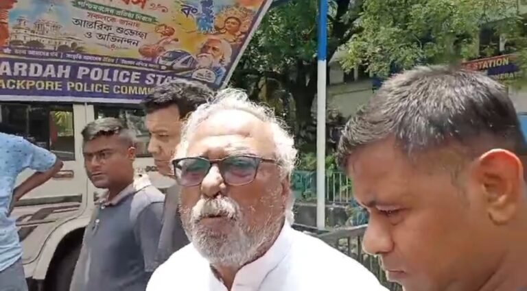 “আইন-আদালতকে অবজ্ঞা করে ফাঁসানো হয়েছে”, আদালতে যাওয়ার পথে দাবি নির্মল ঘোষের।