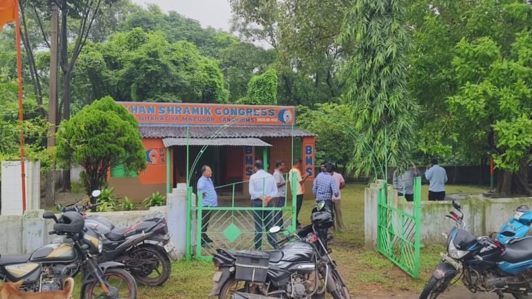 পাণ্ডবেশ্বরে BMS ইউনিয়ন অফিসে চুরি-ভাঙচুরের অভিযোগ, তৃণমূলের দিকে অভিযোগের তীর।