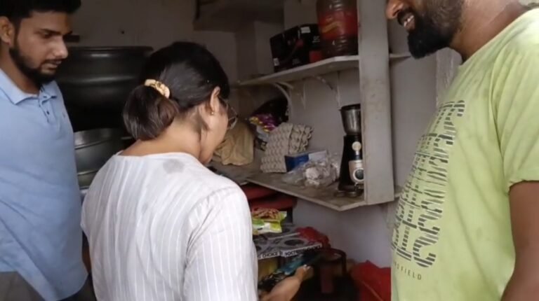 নিষিদ্ধ রং ও ভেজাল রুখতে কালনায় বিরিয়ানির দোকানে খাদ্য সুরক্ষা দপ্তরের হানা।