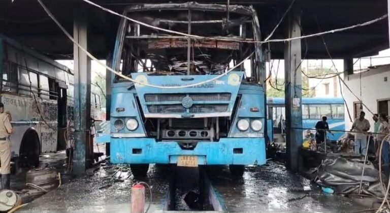 বাসের যান্ত্রিক পরীক্ষা চলাকালীন আগুন, দিনহাটা ডিপোতে চাঞ্চল্য—আহত কর্মী হাসপাতালে।