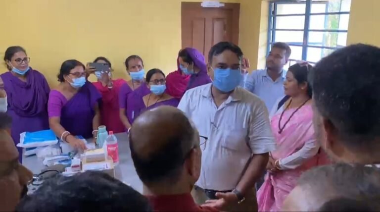 জলপথে বন্যা পরিস্থিতি খতিয়ে দেখতে মন্ত্রীদের সফর, ঘুরে দেখা হবে একাধিক দুর্গত এলাকা।
