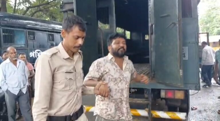 ‘তারকাটা টিংকু’ গ্রেফতার ঘিরে শালবনীতে রাজনৈতিক মহলে চর্চা।