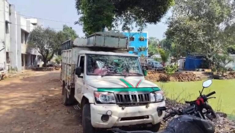 নদী থেকে অবৈধভাবে বালি তোলার অভিযোগ, গড়বেতার খড়কুশমায় গ্রেফতার এক।