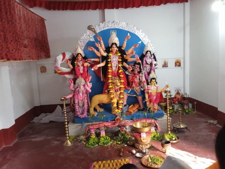 কালাশৌচেও থামেনি দেবী আরাধনা, ঐতিহ্য ধরে ৫২ বছরে সাহাবাড়ির দুর্গোৎসব।