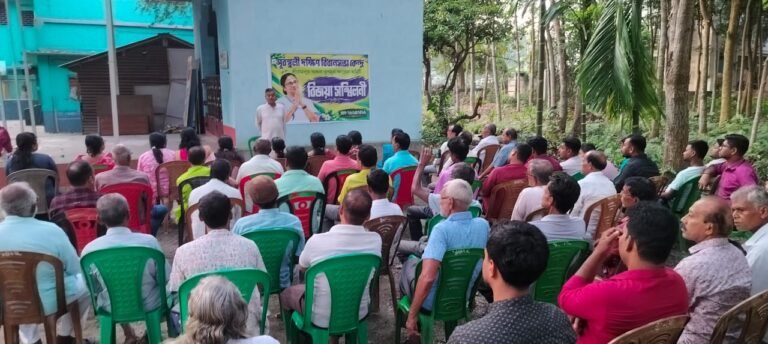 প্রাক্তন মন্ত্রী স্বপন দেবনাথের উদ্যোগে বিজয়া সম্মেলনী, উপস্থিত শতাধিক তৃণমূল কর্মী-সমর্থক।