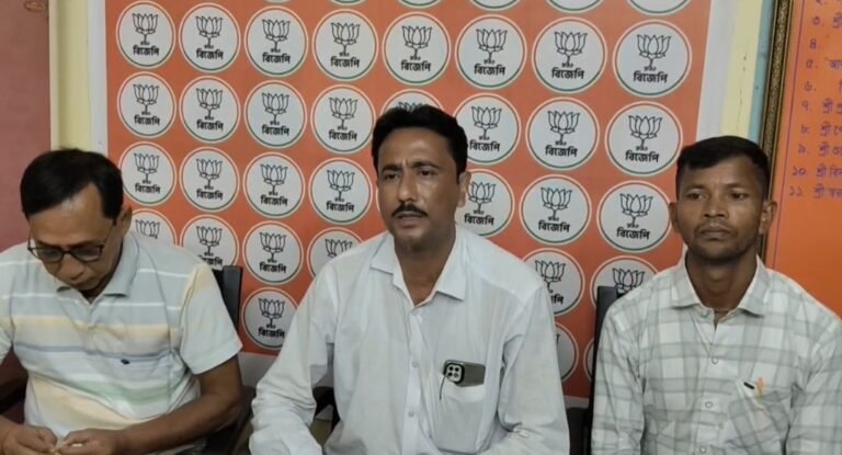 SIR নিয়ে বিভ্রান্তি ছড়ানোর অভিযোগ, দক্ষিণ দিনাজপুরে সাংবাদিক বৈঠকে বিজেপির তোপ বিরোধীদের।