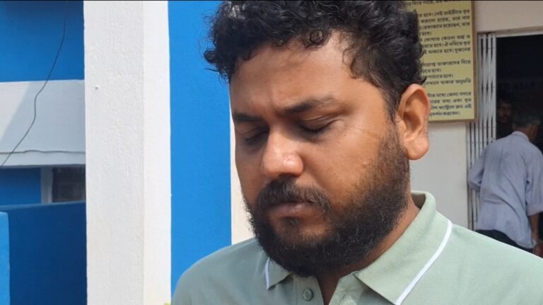 নার্সকে হেনস্থা ও মারধরের অভিযোগে গ্রেফতার গড়বেতার ব্লক স্বাস্থ্য আধিকারিক, চাঞ্চল্য স্বাস্থ্য মহলে।