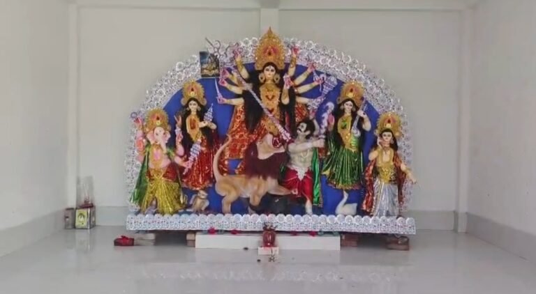 এতদিন গ্রামে ছিল না দুর্গাপুজো, প্রথমবার মাতা মনমোহিনী সেবা সমিতির উদ্যোগে পুজোর আয়োজন।