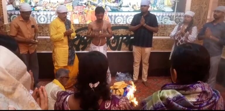 সমাজ সচেতনতায় বিশেষ অবদান, দেবী দুর্গা সম্মান ২০২৬-এ সম্মানিত বিংশ শতাব্দী ক্লাব।