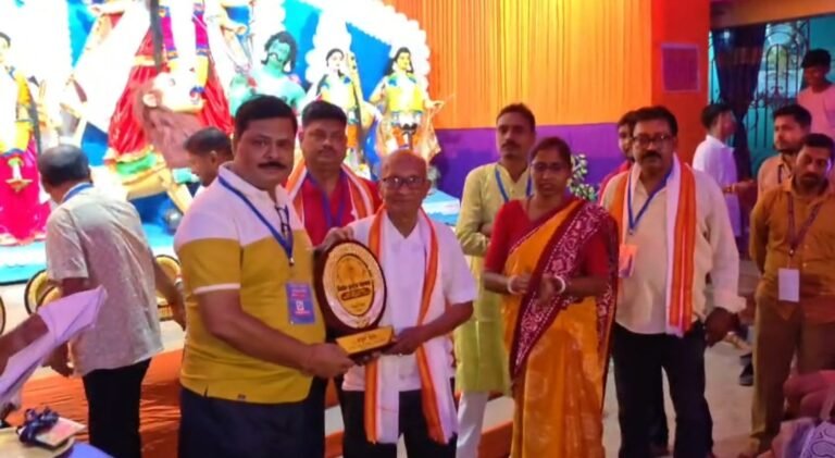 ২০তম বর্ষে ব্যতিক্রমী উদ্যোগ, ৮০ ঊর্ধ্ব প্রায় ২০ জন প্রবীণকে শারদ সম্মাননা বিন্দুগ্রাম পুজো কমিটির।