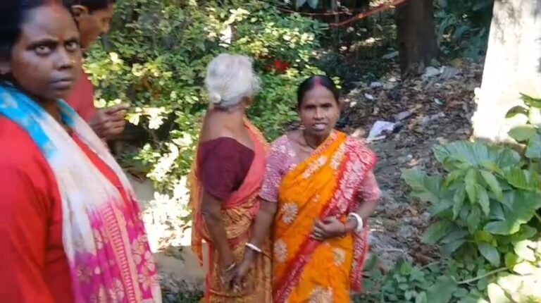 সন্ধ্যা হলেই মদের আসর, নিরাপত্তাহীনতায় ভুগছেন মহিলারা, পুরাতন মালদায় বিক্ষোভ।